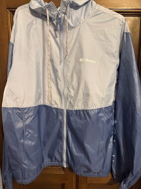 Columbia Two-Tone Light and Mid Blue Hooded Windbreaker
